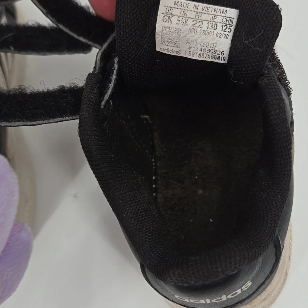 ADIDAS Kids Sneakers Black and White  Size 6K - Picture 8 of 9